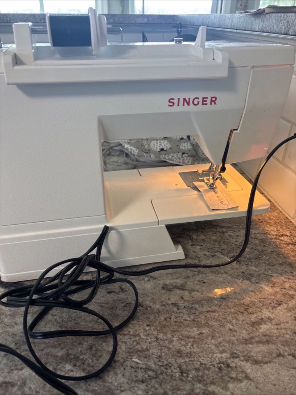 Singer White Multi-Stitch Sewing Machine - Compact Home Use - Picture 13 of 13